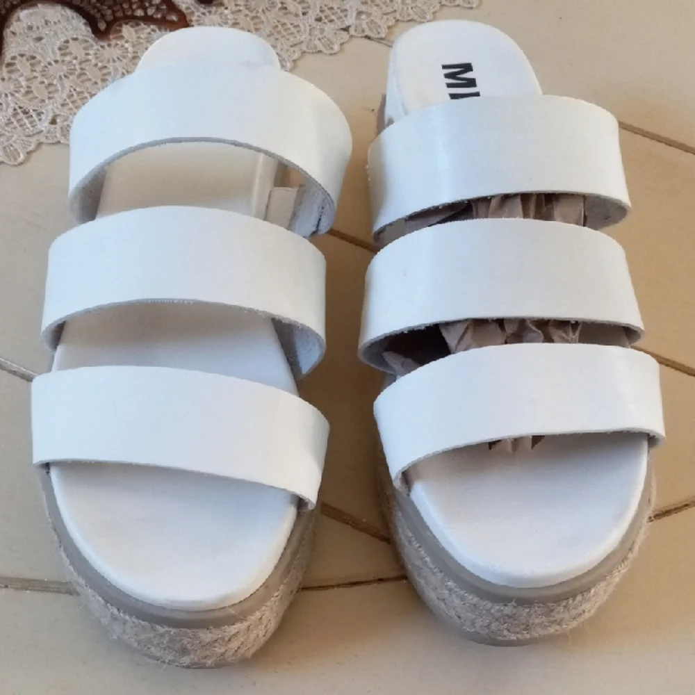 MIA KAZ White Platform Sandals Slip-On White & Tan